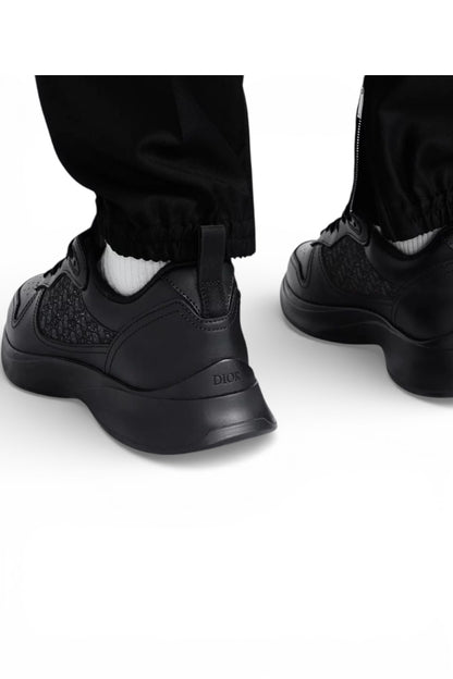 Luxury Men Mid Ankle Sneaker Signature